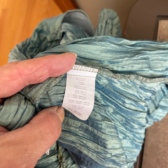 Cool Kringle jacket. Large. True color shows in #2 - Picture 3 of 13